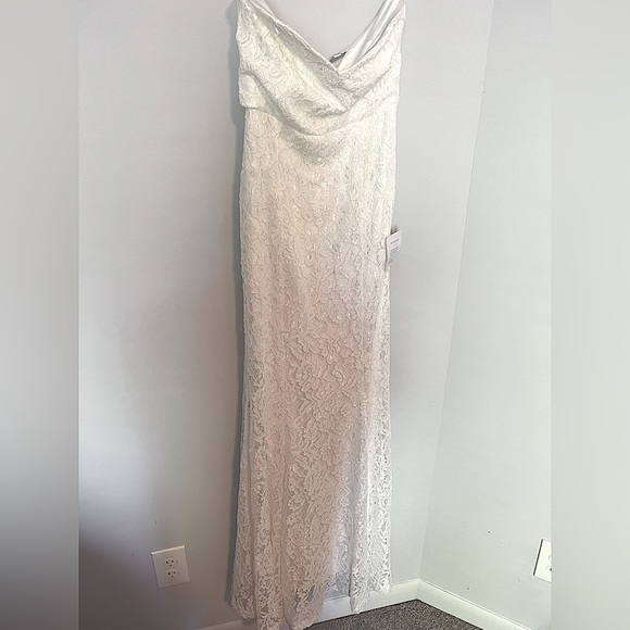 Lulus Dresses & Skirts - Host pick!! NWT lace Lulu’s maxi dress